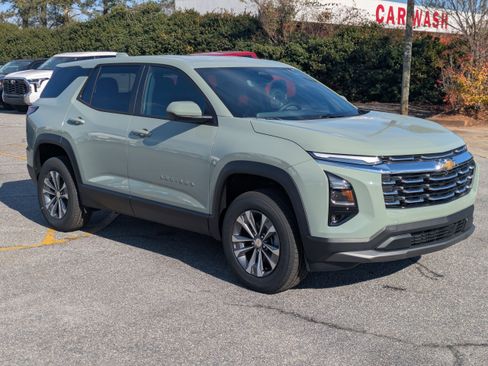 New 2026 Chevrolet Equinox LT w/ Safety and Technology Package image 2