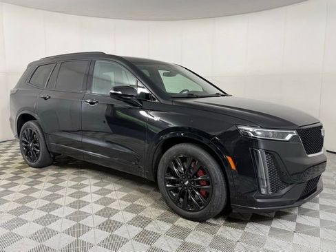 Used 2024 Cadillac XT6 Sport w/ LPO, Onyx Lite Package AWD/4WD image 10