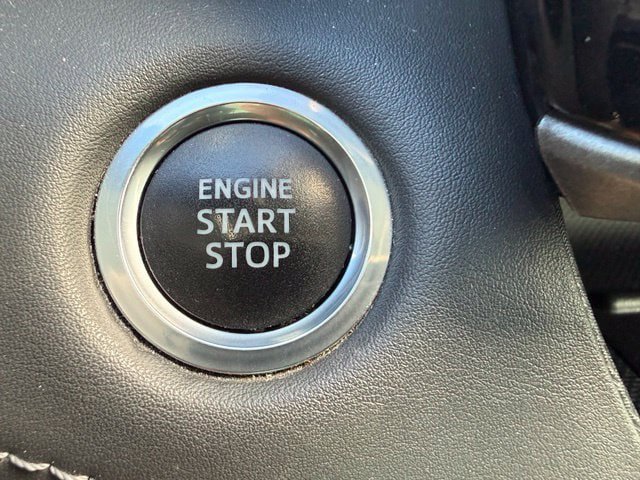 Used 2020 Toyota Highlander XLE AWD/4WD image 25