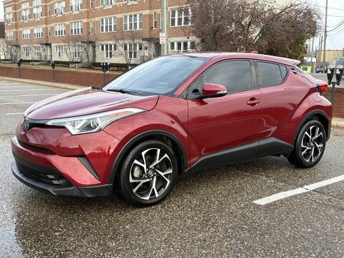Used 2019 Toyota C-HR XLE image 22