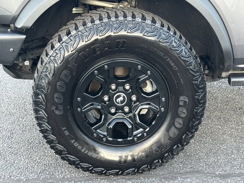Used 2023 Ford Bronco Wildtrak image 10