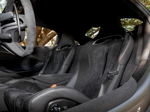 Used 2023 McLaren Artura image 64