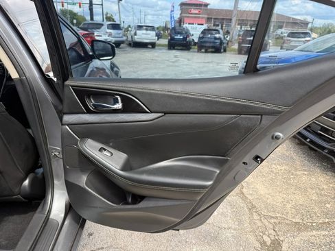 Used 2018 Nissan Maxima FWD image 19