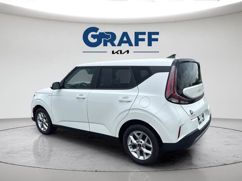 Used 2024 Kia Soul LX w/ Option Group 015 FWD image 14