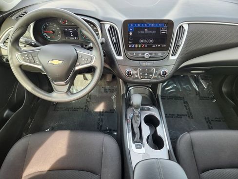 Used 2024 Chevrolet Malibu LT image 25