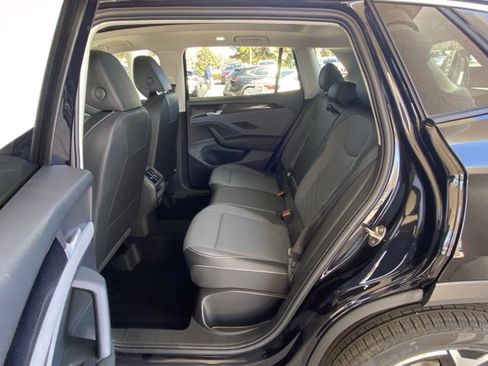 New 2026 Volkswagen Tiguan SE AWD/4WD image 32