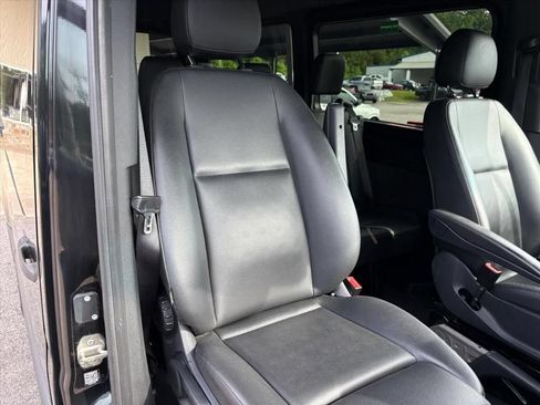 Used 2019 Mercedes-Benz Sprinter 2500 image 18