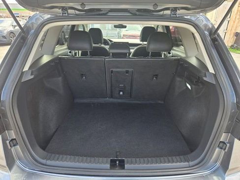 Used 2025 Volkswagen Taos SE AWD/4WD image 7