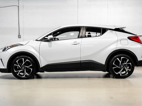 Used 2019 Toyota C-HR XLE image 18