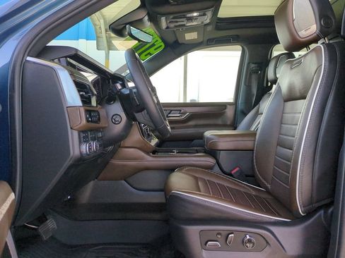 Used 2025 GMC Yukon XL Denali Ultimate AWD/4WD image 23
