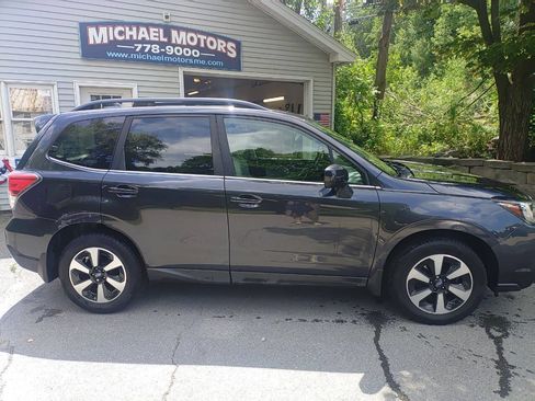 Used 2017 Subaru Forester 2.5i Limited AWD/4WD image 8