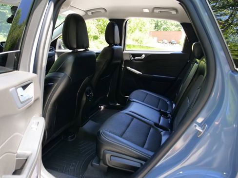 Used 2024 Ford Escape SE image 28