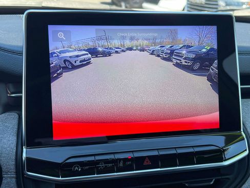 Used 2022 Jeep Compass Latitude image 12