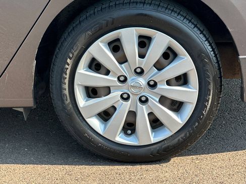Used 2015 Nissan Sentra SV FWD image 24
