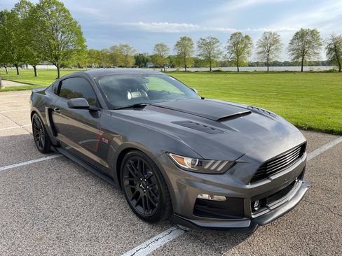 Used 2015 Ford Mustang GT Premium w/ GT Performance Package RWD image 1