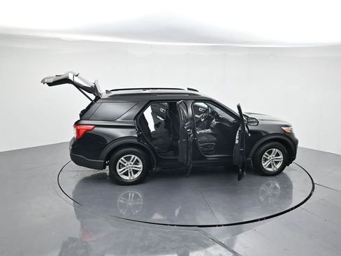 Used 2022 Ford Explorer XLT w/ Class IV Trailer Tow Package image 45