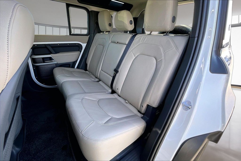 Certified 2024 Land Rover Defender 110 S AWD/4WD image 20