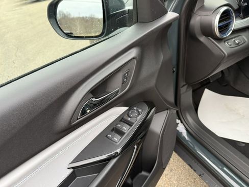 New 2026 Chevrolet Trax LT w/ LT Convenience Package image 13