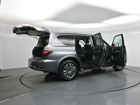 Used 2024 Nissan Armada SL image 6
