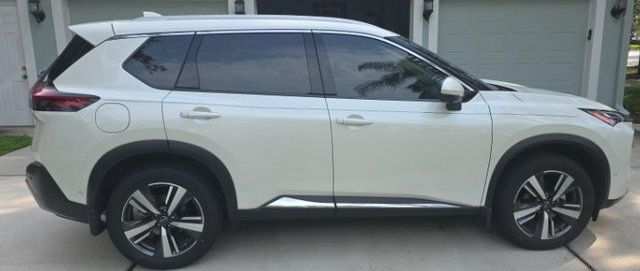 Used 2023 Nissan Rogue Platinum FWD image 2