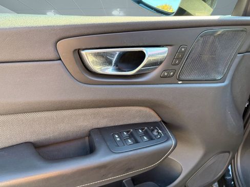 Used 2020 Volvo XC60 T6 R-Design w/ Protection Package Premier image 13