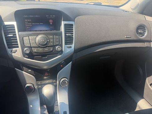 Used 2015 Chevrolet Cruze LT image 14