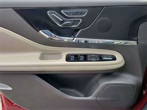Certified 2023 Lincoln Corsair Standard image 25