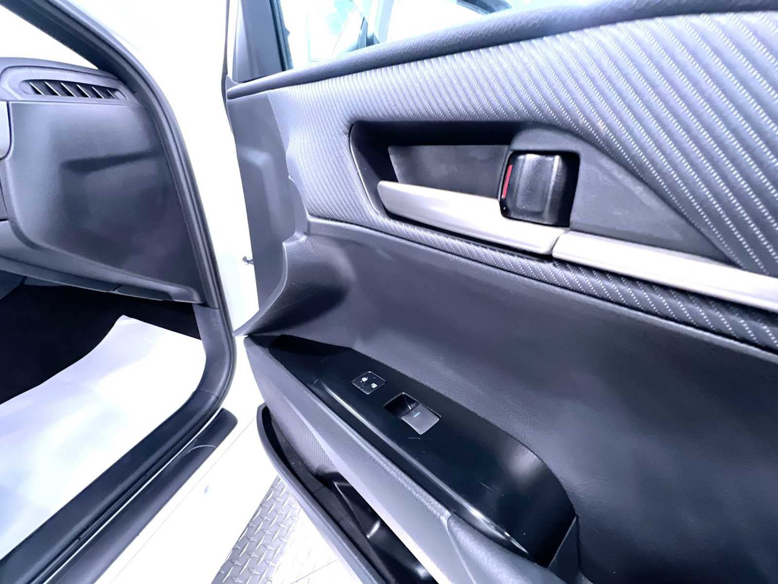 Used 2025 Toyota Camry SE FWD image 35