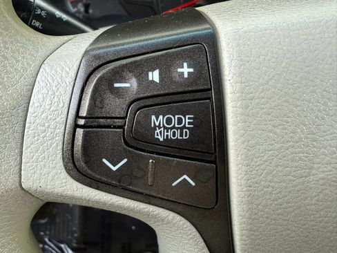 Used 2012 Toyota Sienna LE FWD image 28