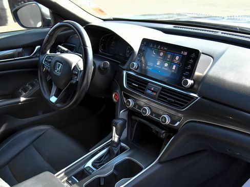 Used 2018 Honda Accord Sport image 42