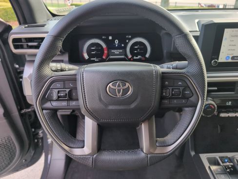 Certified 2026 Toyota Tacoma TRD Off-Road AWD/4WD image 18