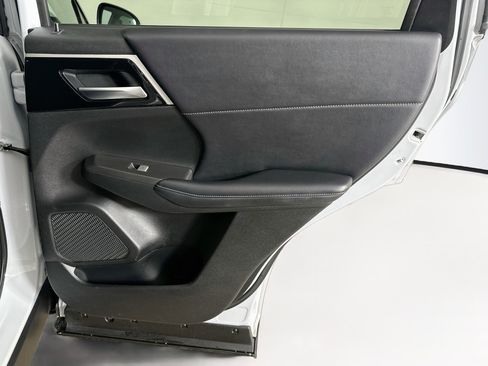 Used 2024 Mitsubishi Outlander SE AWD/4WD image 31