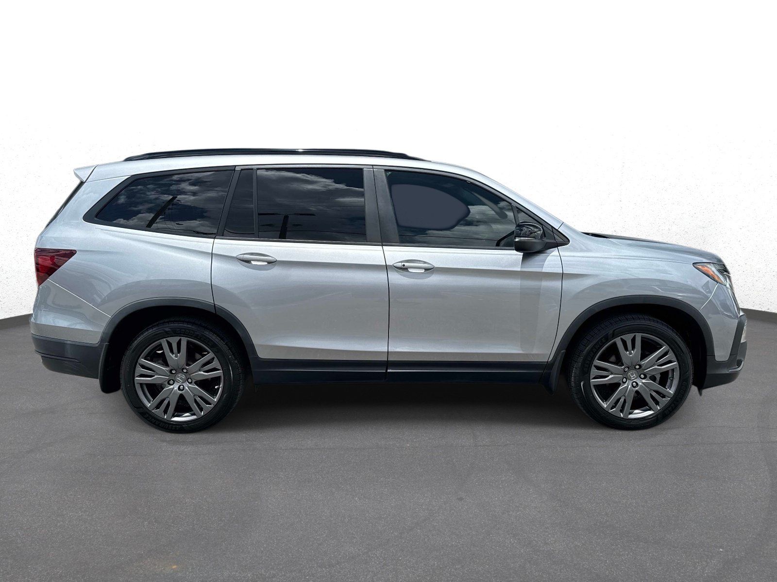Used 2022 Honda Pilot Sport image 2