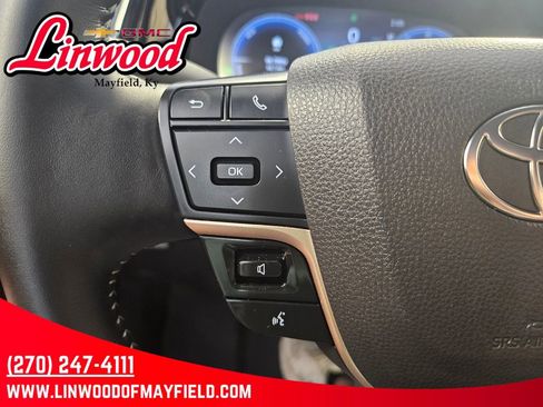 Used 2025 Toyota Crown Signia w/ Advanced Technology Package AWD/4WD image 21