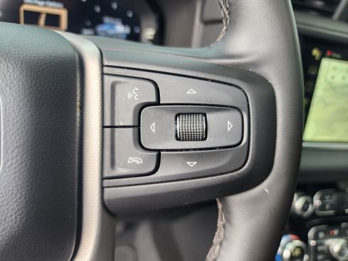 Used 2024 GMC Yukon XL Denali image 31