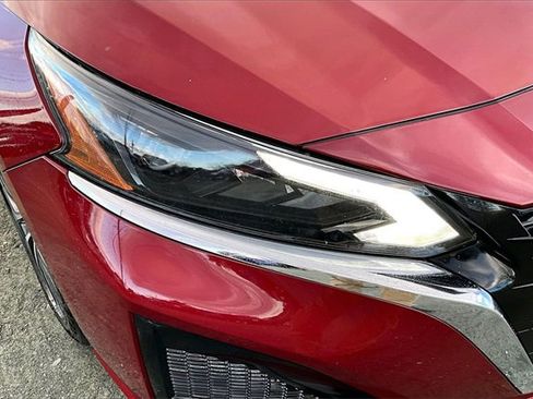 Used 2024 Nissan Altima 2.5 SV image 28