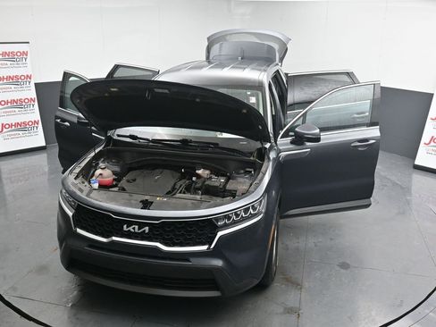 Used 2023 Kia Sorento LX image 26
