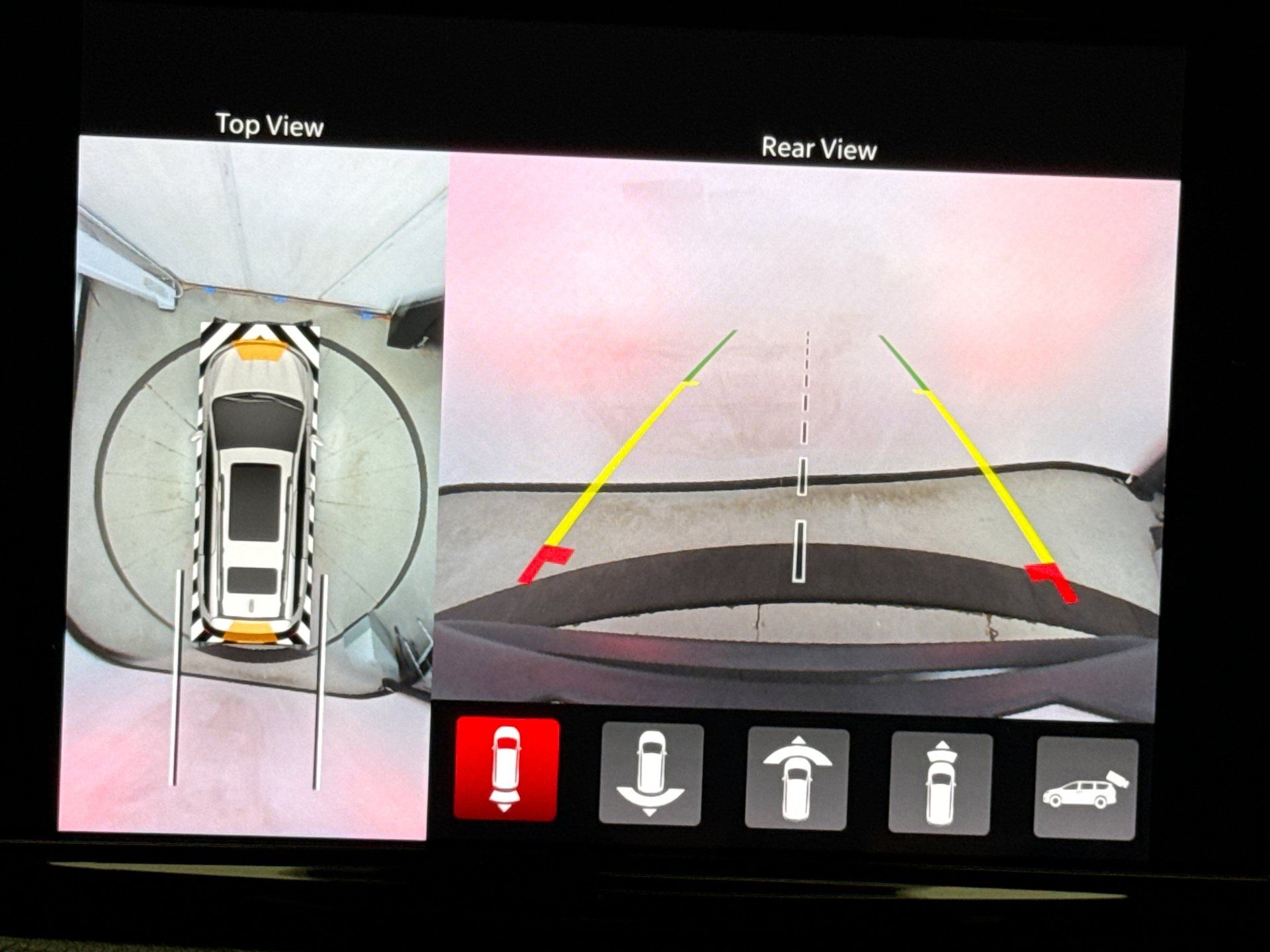 Used 2021 Chrysler Pacifica Limited w/ Premium & Safety Sphere Group FWD image 16