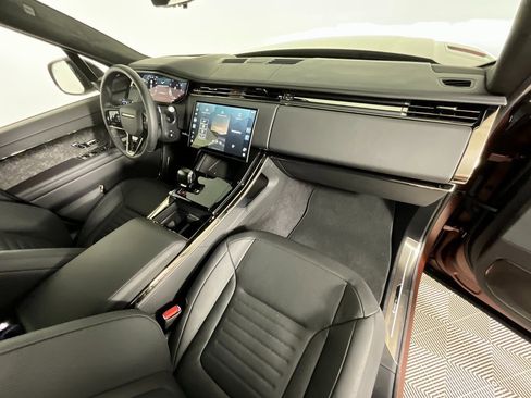 Used 2025 Land Rover Range Rover Sport SV Edition Two image 21