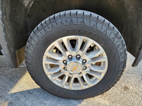 Used 2022 Chevrolet Silverado 2500 High Country w/ Technology Package image 7