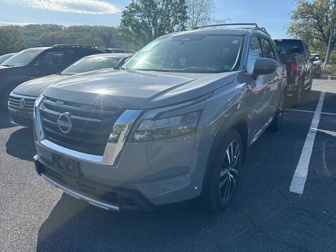 Used 2025 Nissan Pathfinder Platinum w/ Cargo Package image 2