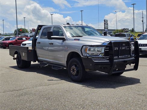 Used 2021 RAM 3500 Tradesman w/ Chrome Appearance Group AWD/4WD image 5