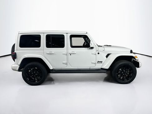 Used 2023 Jeep Wrangler Unlimited Sahara AWD/4WD image 4
