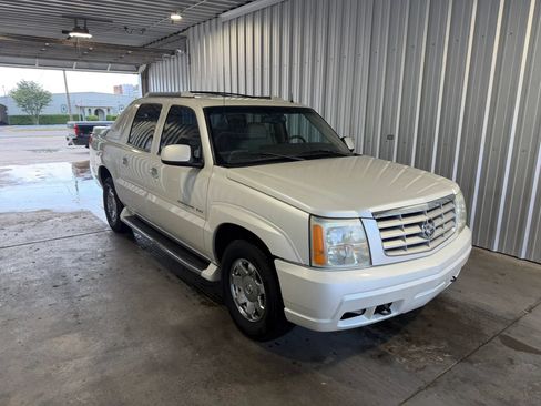 Used 2002 Cadillac Escalade EXT AWD/4WD image 4