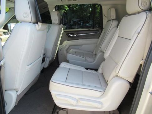 Used 2021 GMC Yukon XL Denali w/ Denali Premium Package RWD image 39
