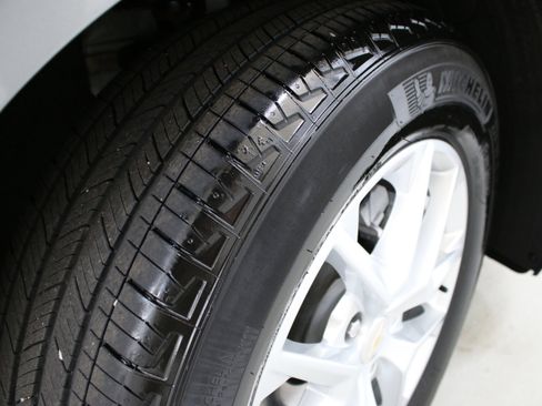 Used 2024 Chevrolet Equinox LS FWD image 31
