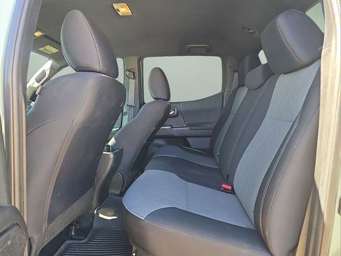 Used 2023 Toyota Tacoma TRD Sport image 14