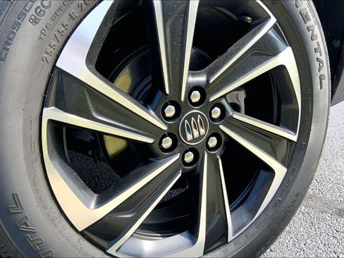 Used 2025 Buick Enclave Sport Touring FWD image 3