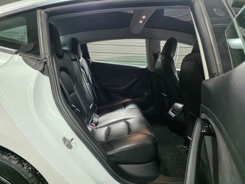 Used 2019 Tesla Model 3 Standard Range Plus image 16