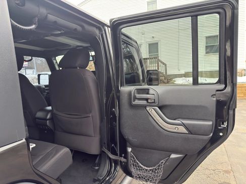 Used 2014 Jeep Wrangler Unlimited Sport w/ Quick Order Package 24S AWD/4WD image 18